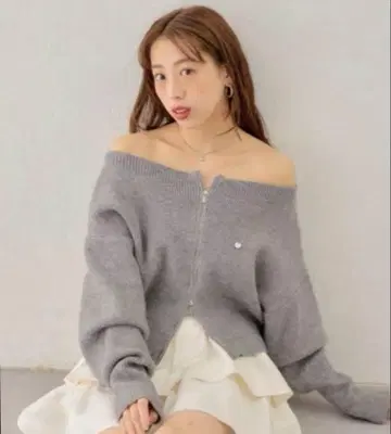 지퍼 오프숄더 멜란지 니트 셋업 그레이 Chico