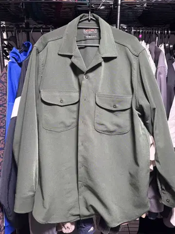 올리브 그린 긴팔 셔츠 폴리에스테르 100%