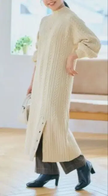 cohina 보틀넥 케이블 니트 원피스