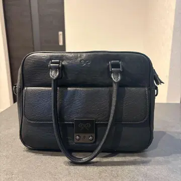 안야 힌드마치 카카