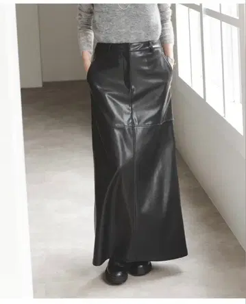 Noble 비건 가죽 맥시 타이트 스커트