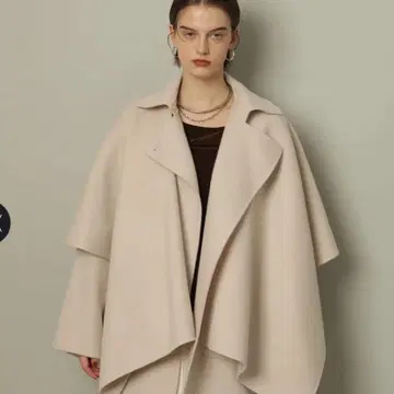 [새상품] 카듀네 스톨 포함 리버 코트 오프화이트 S사이즈