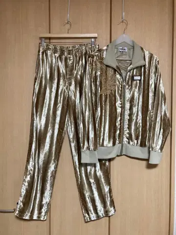 카라쿠리타마시 벨로아 셋업 L 사이즈