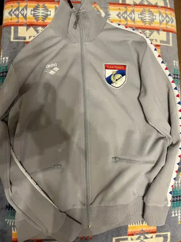 남성 저지. 아레나 프랑스 대표 저지 그레이