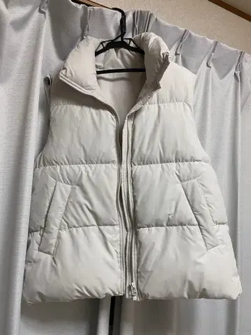 GU 히트패디드 오버사이즈 다운 베스트 사이즈 S