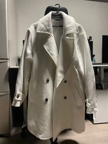 화이트 더블 브레스트 체스터 코트