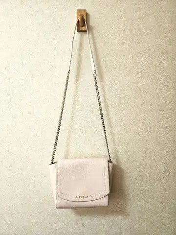 FURLA 라이트 핑크 숄더백
