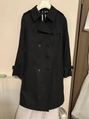 유나이티드 애로우즈 더블 브레스트 트렌치코트