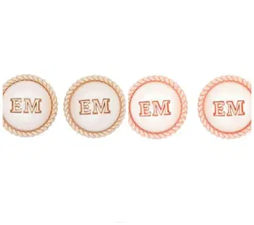 에이미 이스트 월 새상품 귀찌