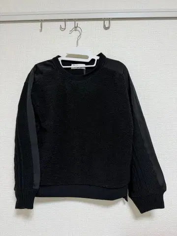 야마다야 LASUD 보아 니트 긴팔 상의 블랙