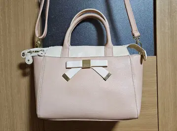 Feroux 리본 포함 핑크 숄더 & 핸드백