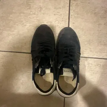 프리미어타 스니커즈