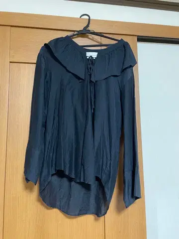 AEWEN MATOPH 블랙 긴팔 블라우스