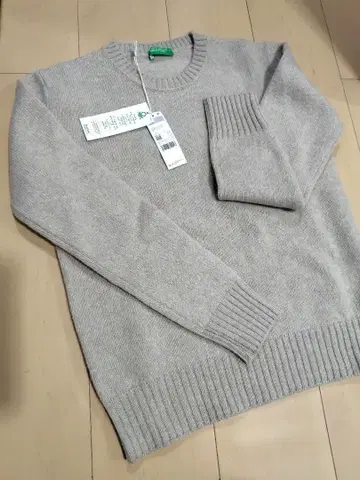 가격 인하 미사용 새상품 택 포함 퓨어 뉴 울 100% 크루넥 스웨터