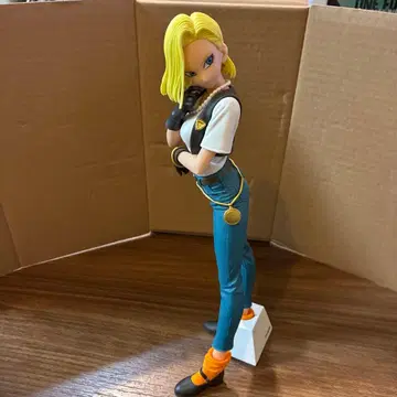 드래곤볼 18호 피규어