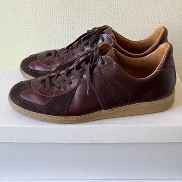 저먼 트레이너 크롬 엑셀 41 리프로덕션 브라운