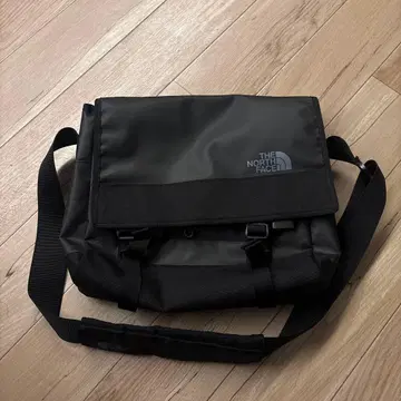 THE NORTH FACE 블랙 메신저 백