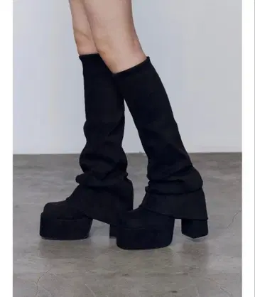 EMODA 루즈 플레어 커버 핏 부츠 블랙 M