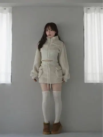 ANDMARY Fluffy mini skirt beige