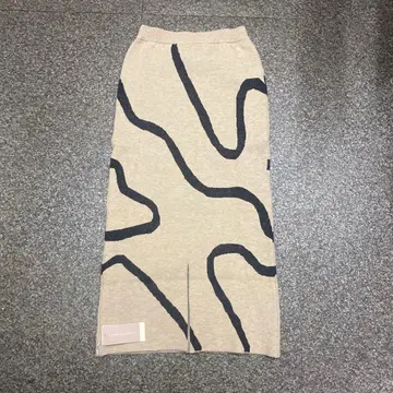 SAISON DE PAPILLON 베이지 타이트 스커트 S 사이즈