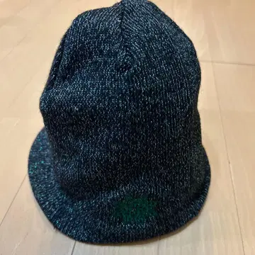 TOKYO HEMP CONNECTION 다크 그레이 비니 자수 꽃무늬