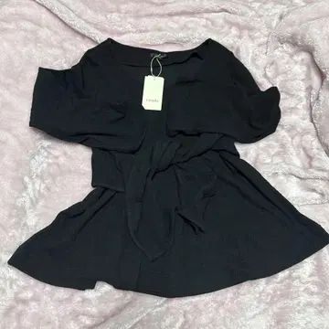 rienda 블랙 오프숄더 스웨터