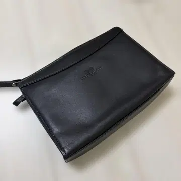 블랙 가죽 클러치백