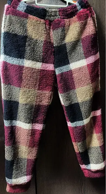 플리스 체크 무늬 팬츠