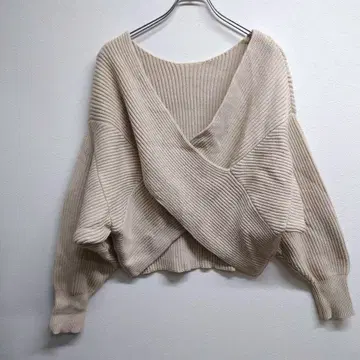 mystic V넥 니트 크로스 디자인 베이지 고급 루즈핏