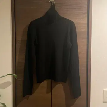 에네스베 하이넥 니트