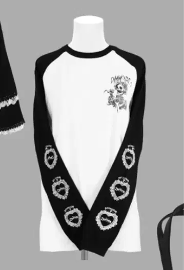 DIMMOIRE LIMITED BAG 긴팔 T셔츠