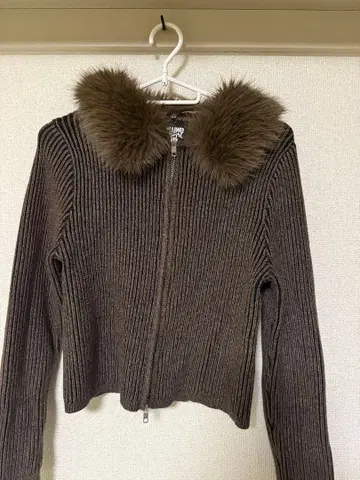 RECLAIMED VINTAGE 브라운 퍼 니트 M