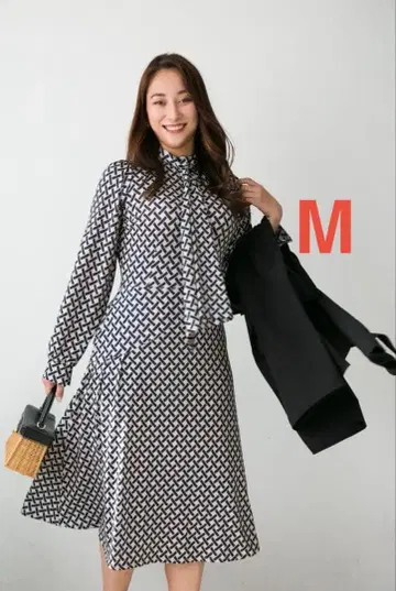 CINEMATIQ 시네마틱 기하학 보타이 원피스 2way