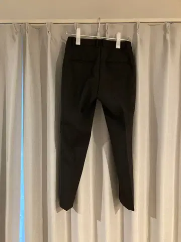 IENA 블랙 테이퍼드 슬랙스