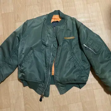 AVIREX MA-1 플라이트 자켓