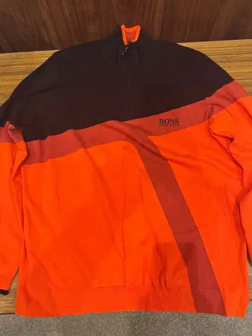 BOSS 컬러 블록 니트