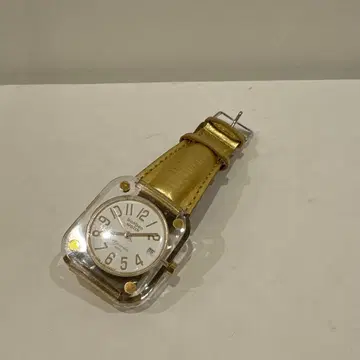 bonbonwatch 골드 스퀘어형 손목시계