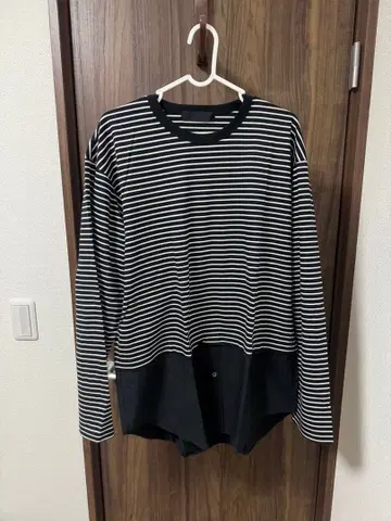 BLACK & BLUE 스트라이프 롱 슬리브 T셔츠