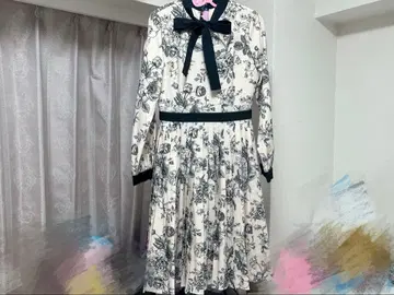 에미리아 플라워 프린트 원피스