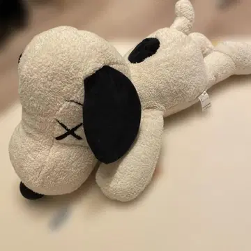 레어 KAWS-PEANUTS 스누피 봉제 인형 M