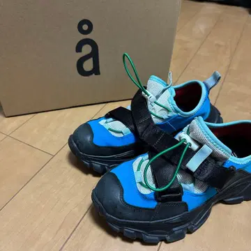 나곤스탠스 스니커즈