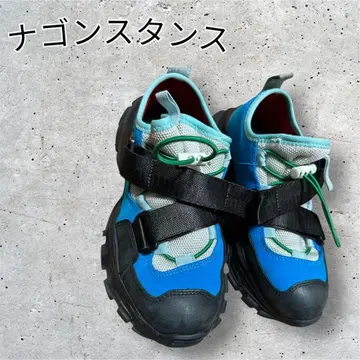 나곤스탠스 스니커즈