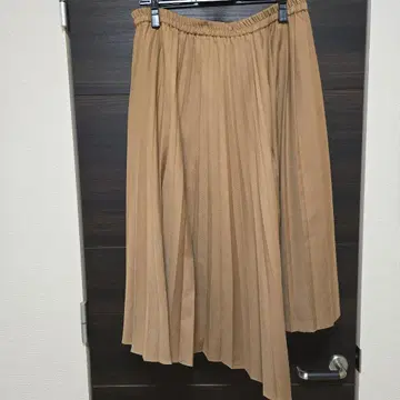 [새상품급] INDIVI 15 플리츠 스커트 카멜