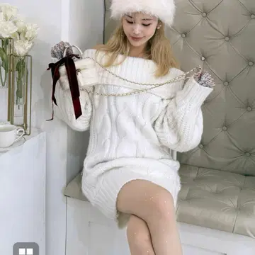 ROYAL PARTY 오프숄더 케이블 니트 미니 원피스 화이트