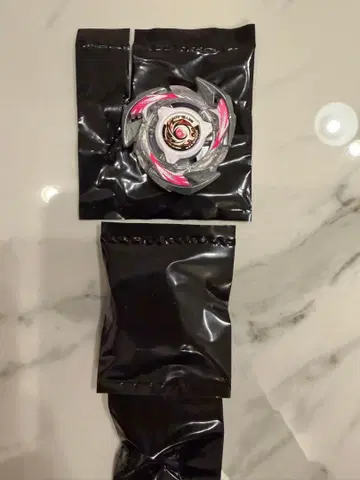 베이블레이드 X UX-18 랜덤 부스터 솔 브레이브