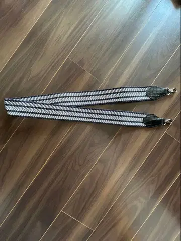 미사용 새상품 ADMJ 이탈리아 테이프 악어 엠보싱 숄더 스트랩