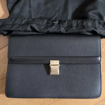 블랙 가죽 클러치백