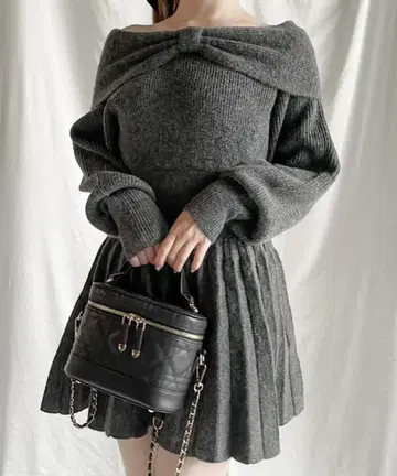 NOMAE 리본 오프숄더 니트 원피스 그레이