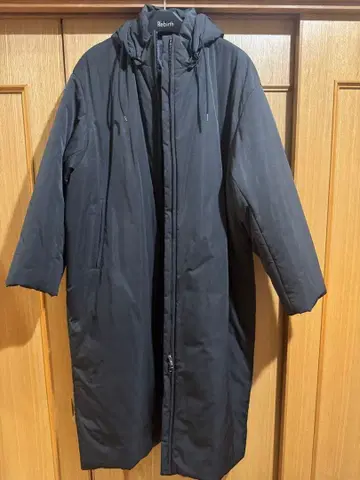 미사용 새상품 23구 후드 부착 롱 다운 자켓 블랙 40