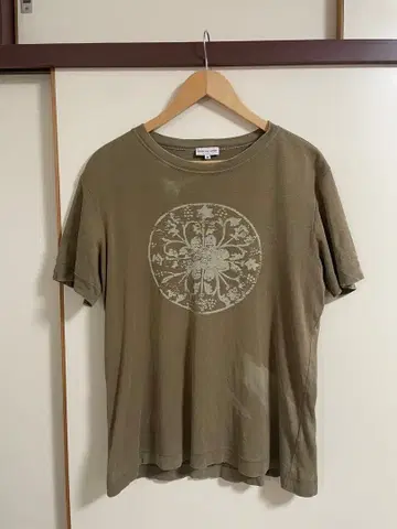 드리스 반 노튼 티셔츠 라이카 시기